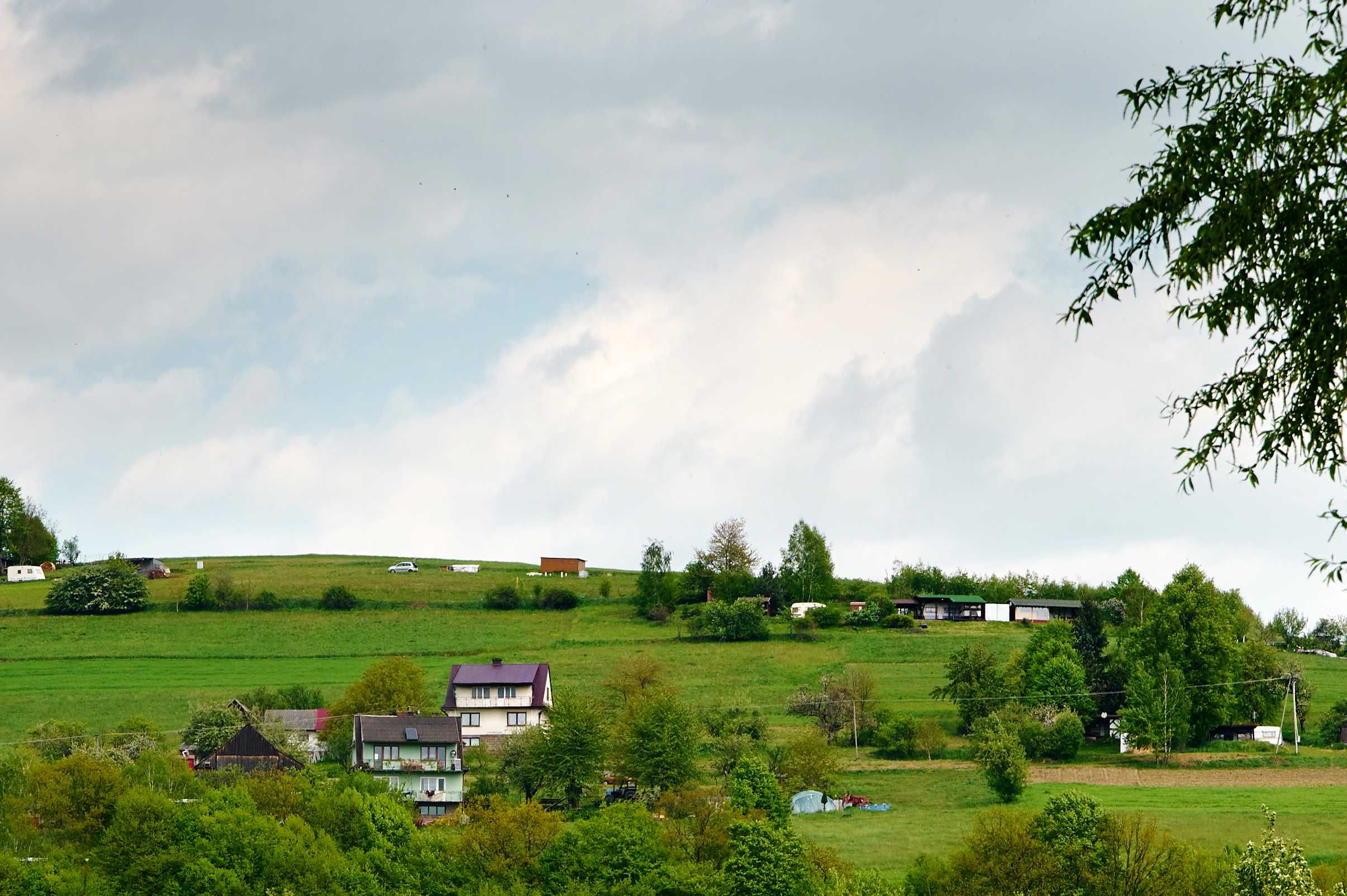 Dom działka bud 22ar + 2ha działek rolnych/rekreacja. Beskid Wyspowy