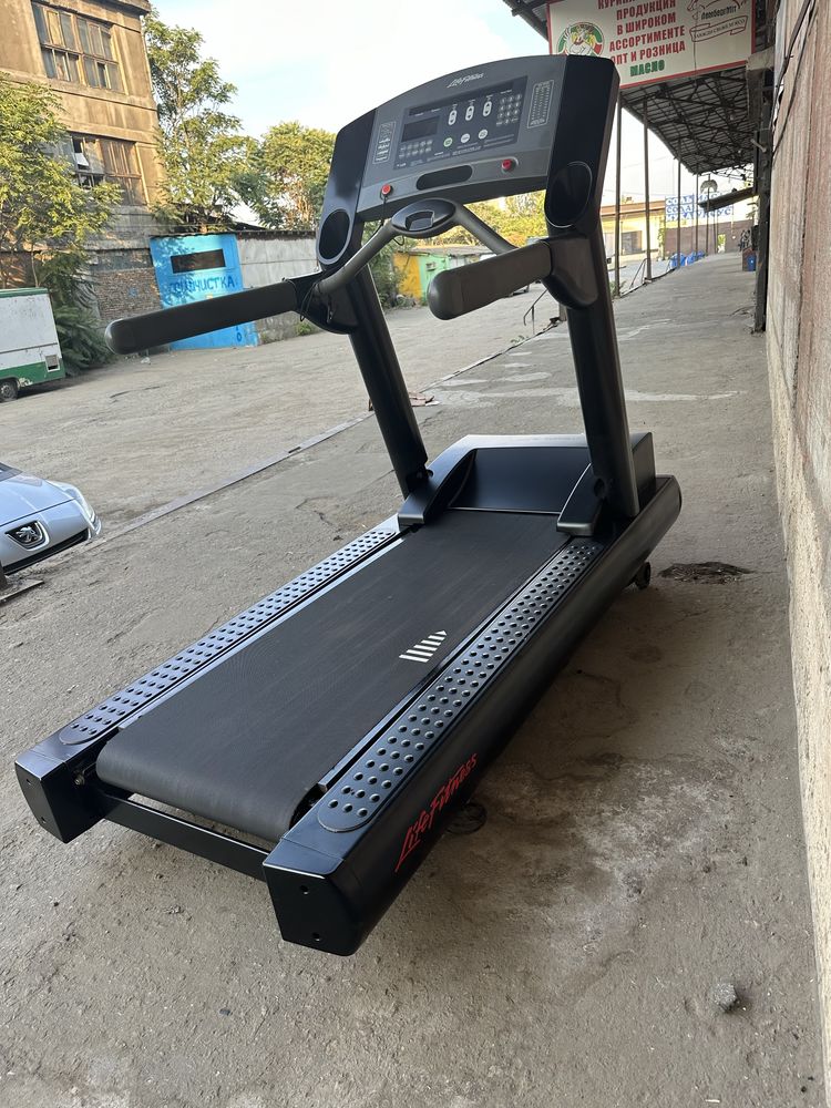 Професиональная Беговая дорожка Life Fitness 95T