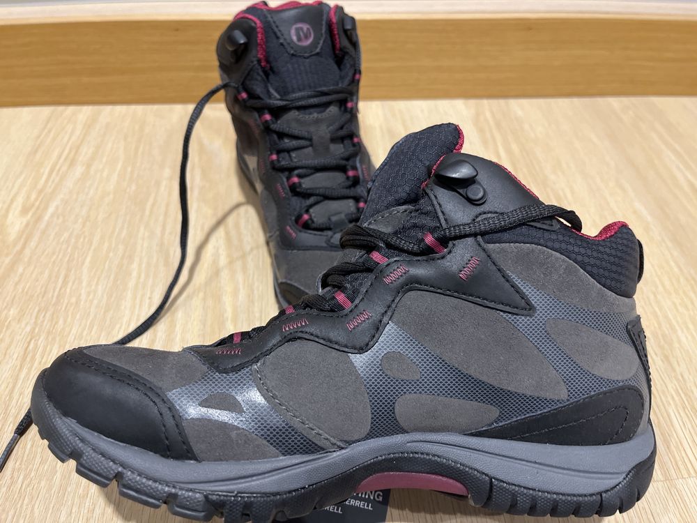Botins Merrell novos