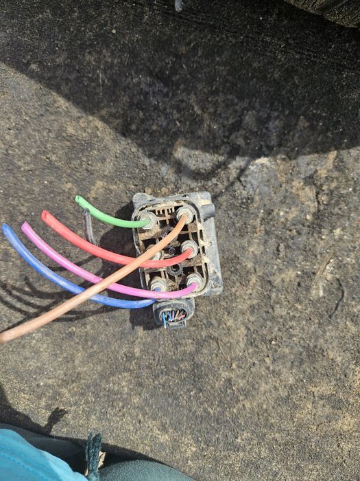 Audi a6 c6 rozdzielacz zawieszenia zaworki