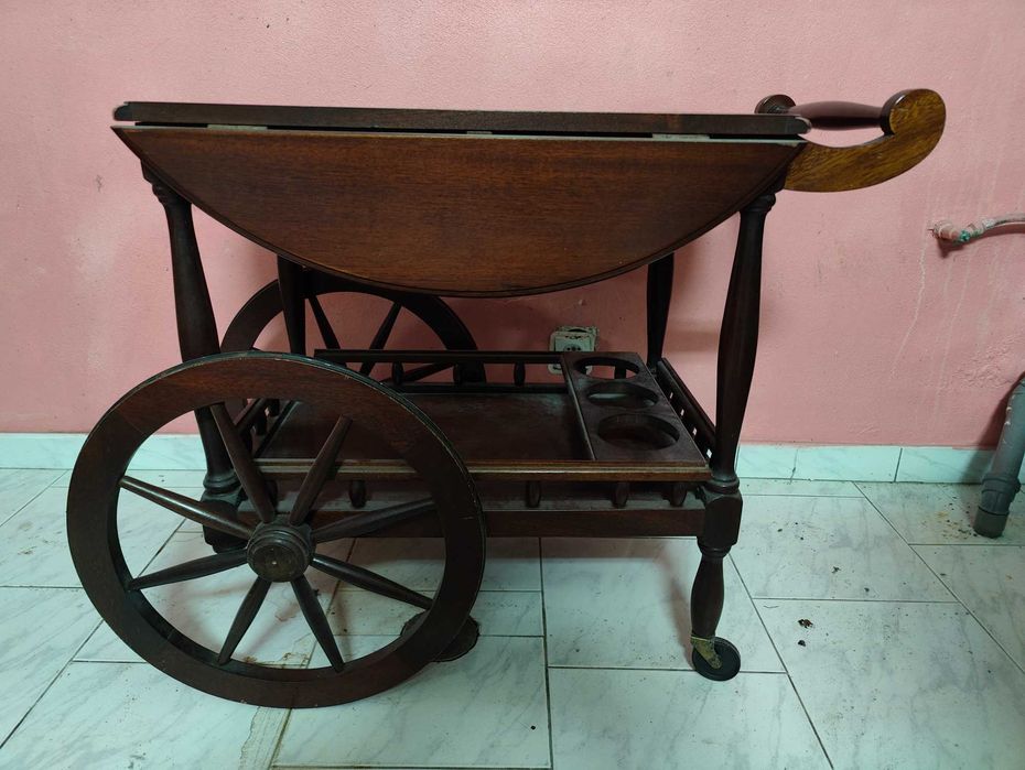 Carrinho de Madeira Bar