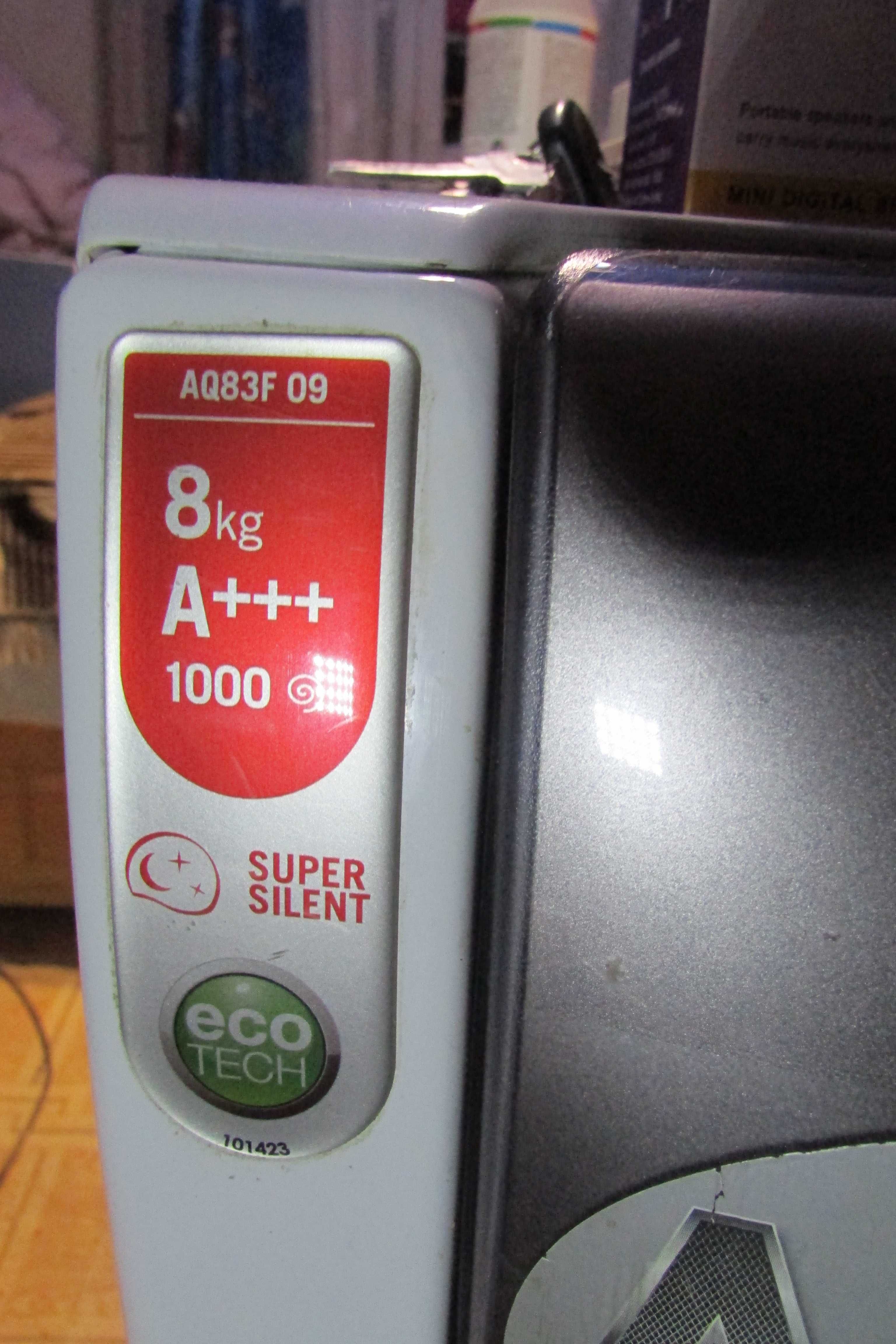 Продам на запчасти стиральную машину Hotpoint-Ariston AQ83F09EU на8кг.