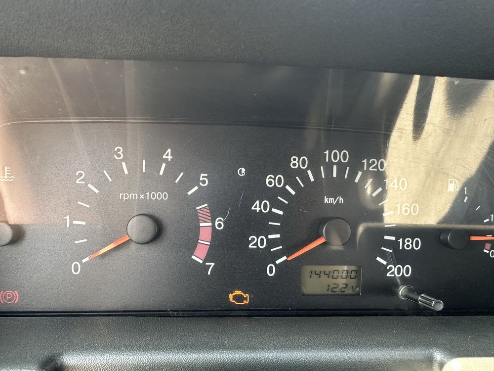 Автомобіль Lada 2112