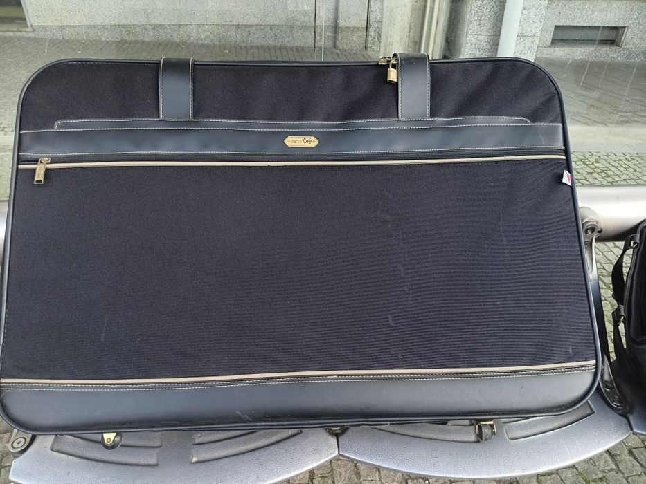 Mala de viagem praticamente nova só 15€