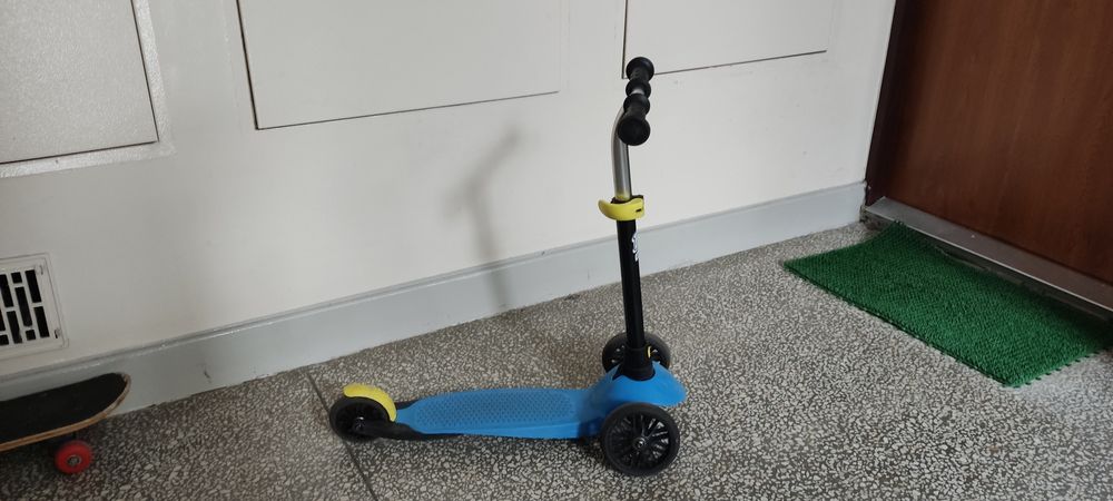 Hulajnoga trzykołowa Oxelo niebieska