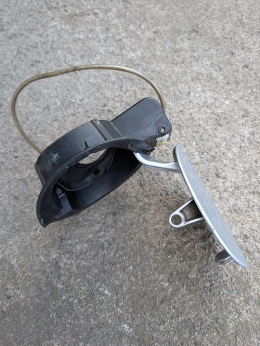 Кришка лючка бензобака Volkswagen CC 2013-2016