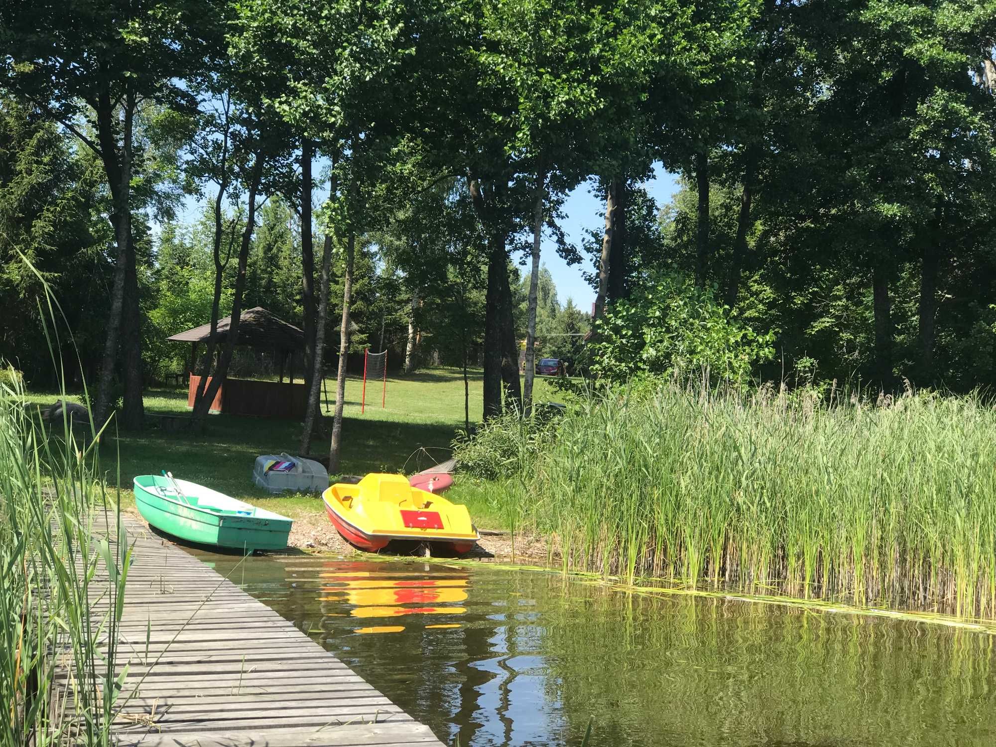 Domek nad jeziorem  własny brzeg,basen,sauna,kameralnie