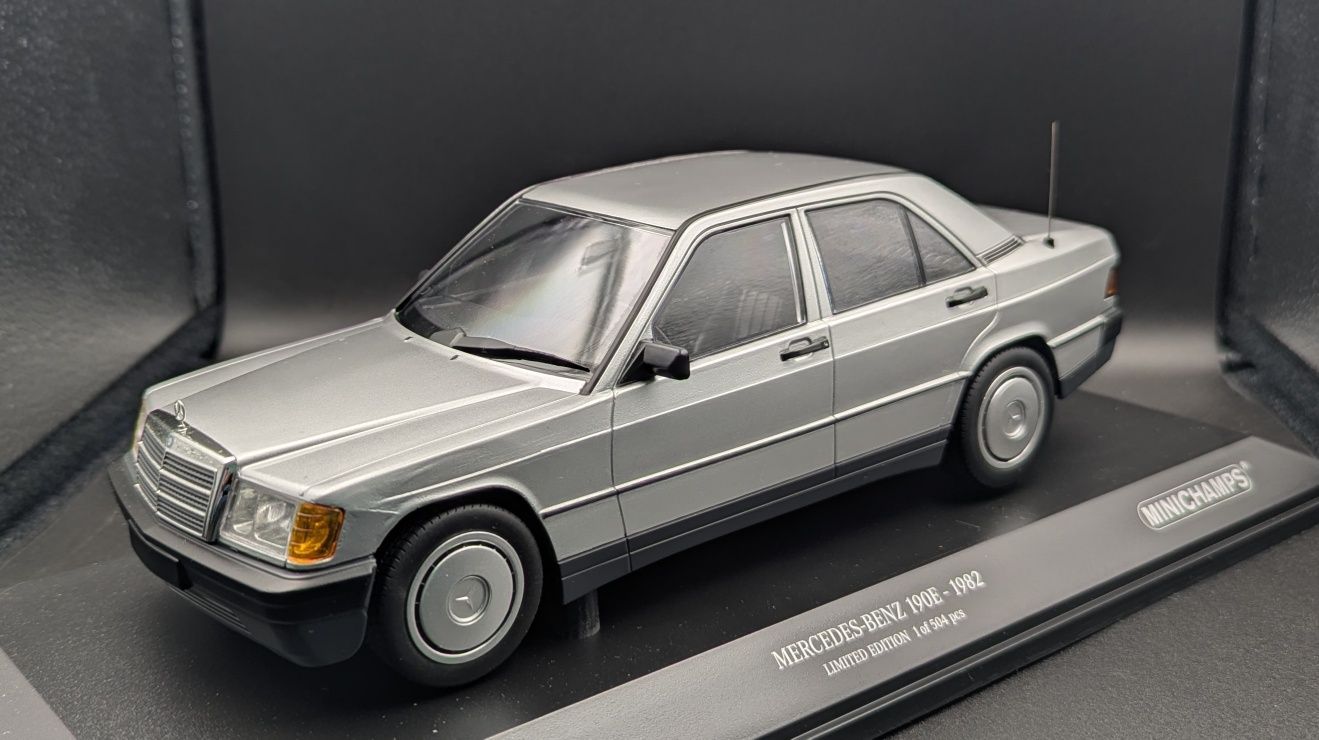 Mercedes Benz 190E Minichamps масштаб 1:18