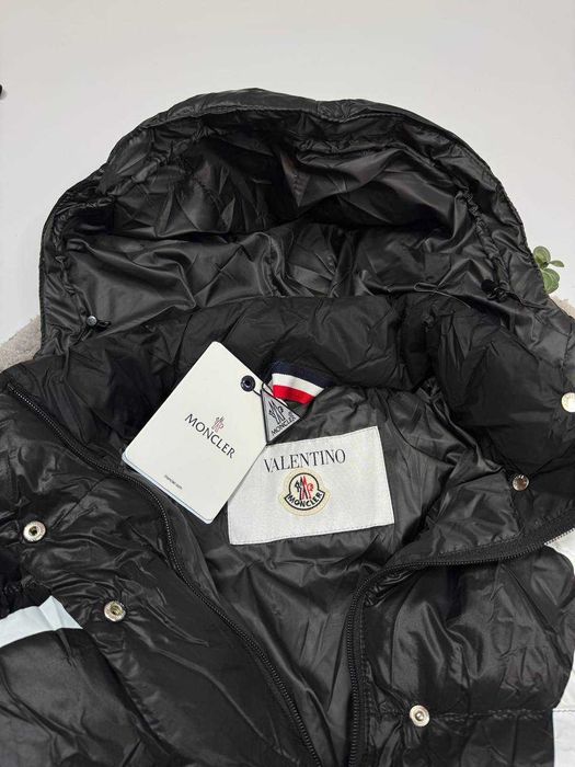 Пуховик Moncler x Valentino
