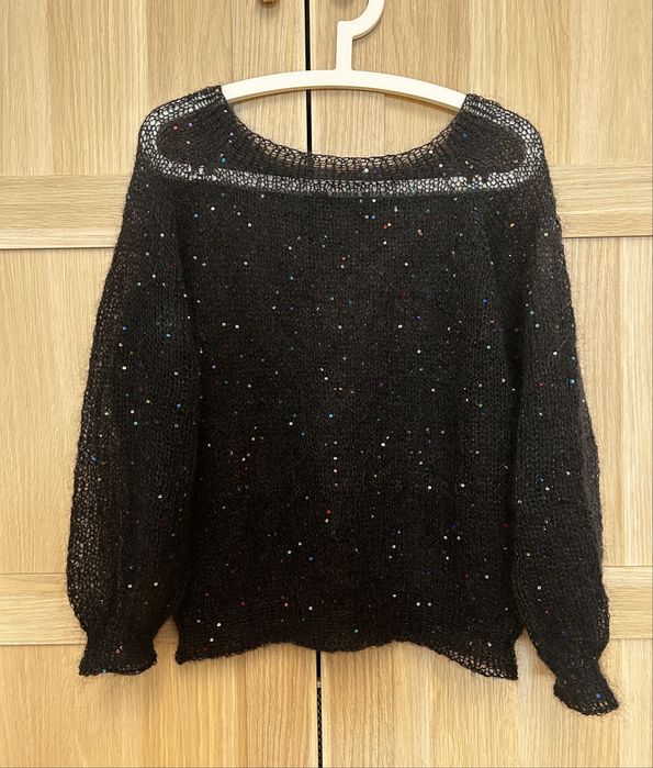 Sweterek czarna mgiełka z cekinkami handmade