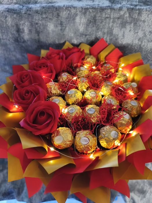 Luksusowy Bukiet z Ferrero Rocher i Mydlanymi Różami Różami