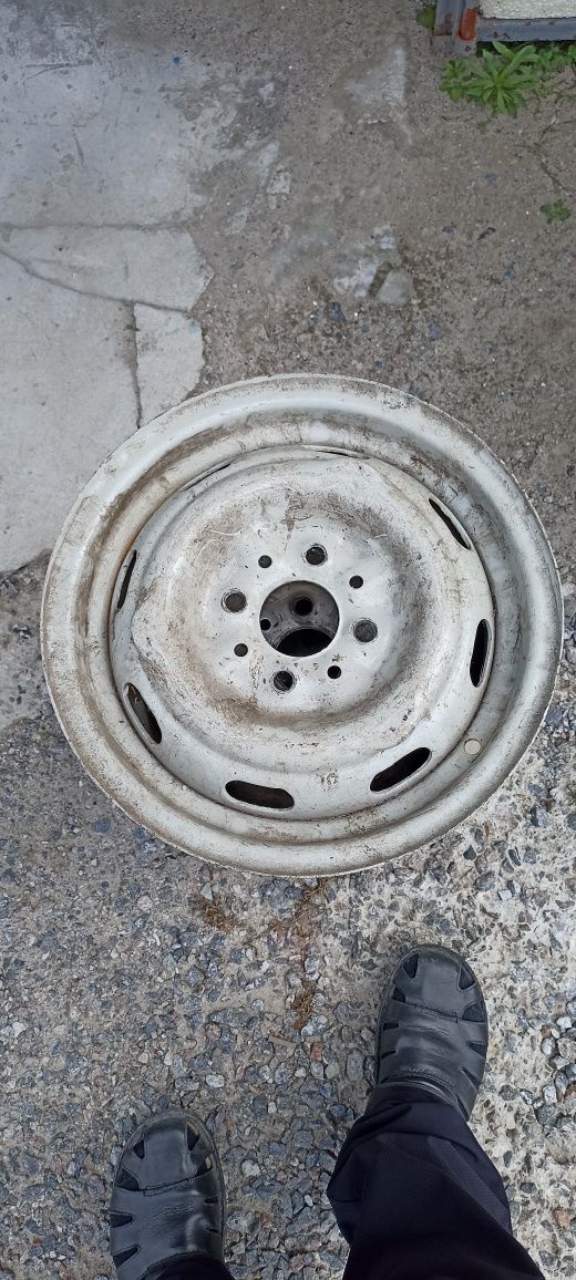 Диски металлические б/у R 13 ,4 шт.продам