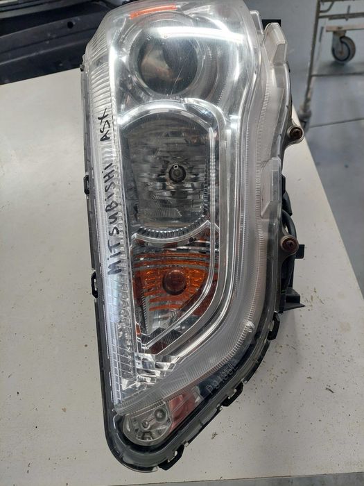 farol esquerdo Mitsubishi asx