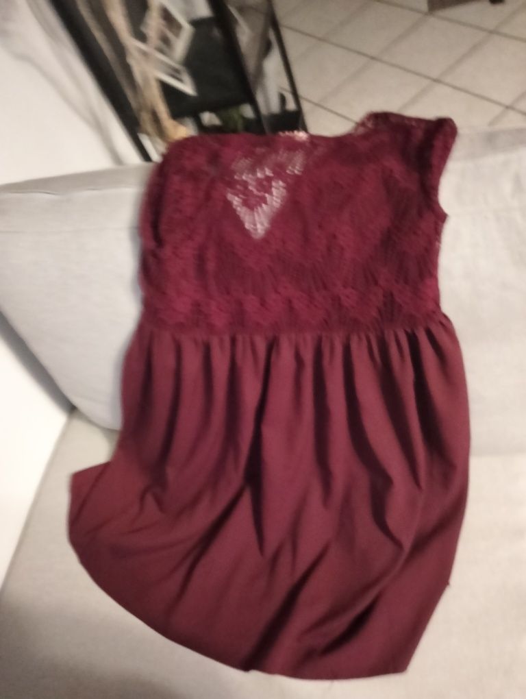 Letnia bordowa sukienka bez rękawów