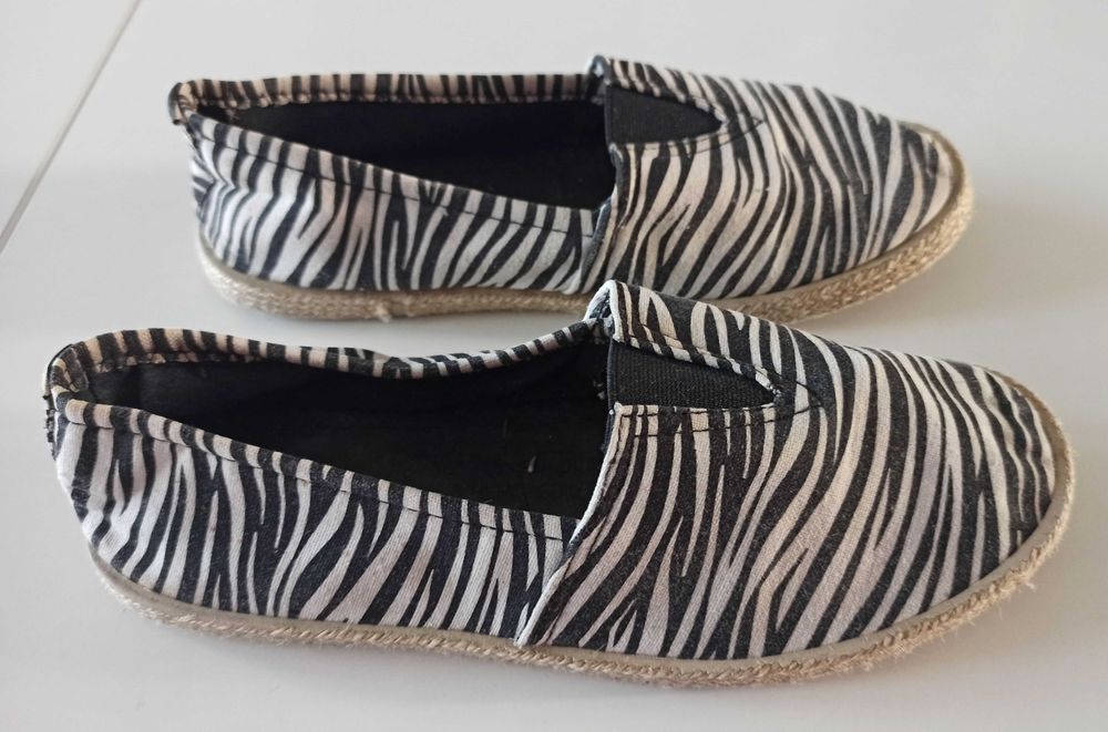 espadryle wsuwane trampki wzór zebra rozmiar 37 wew. 24 cm
