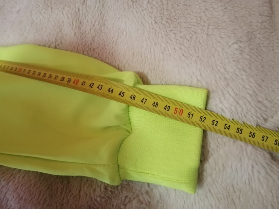 Продам спортивную куртку