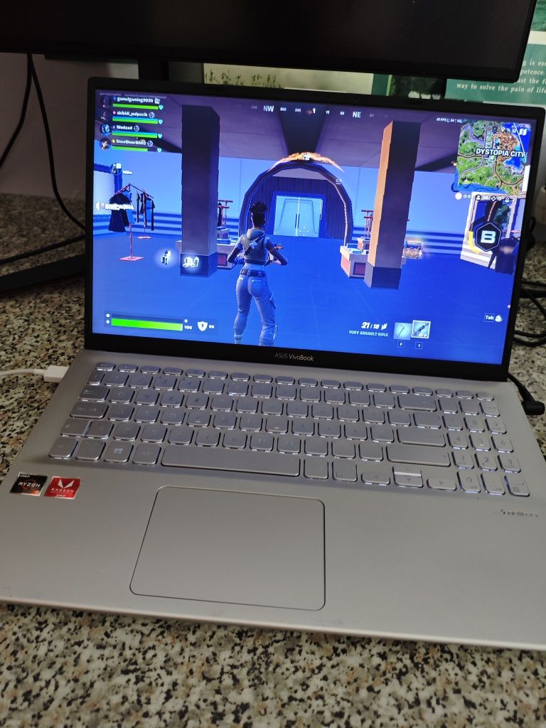 PC gamer de Altíssima Potência ASUS VIVOBOOK

Esse modelo custa a volt