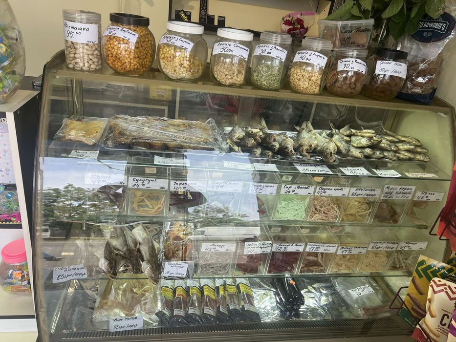 Продам холодную витрину