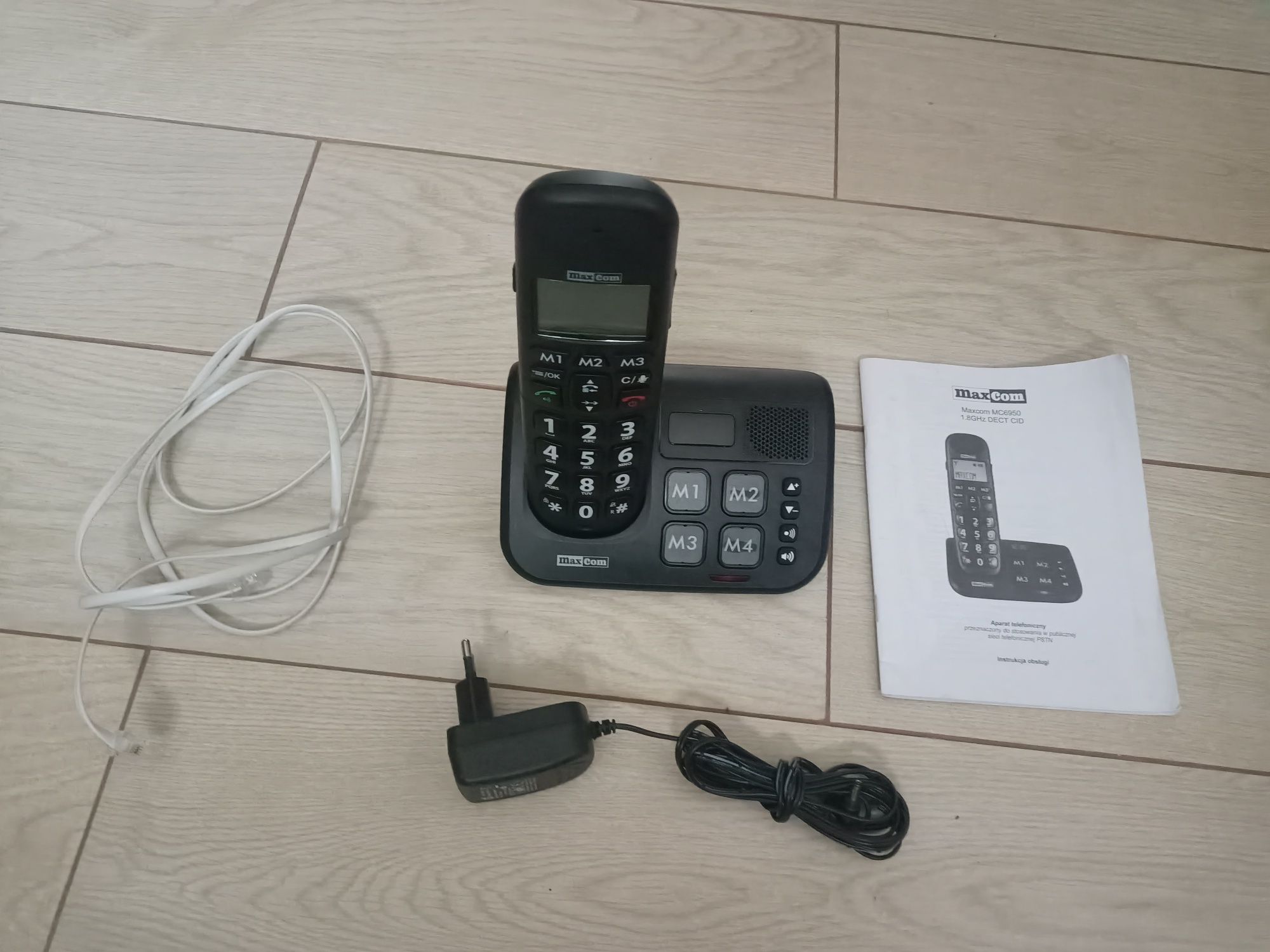 Telefon bezprzewodowy idealny dla seniora Max Com MC 6950