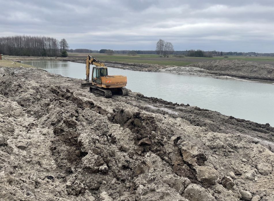 Usługi koparką gąsienicową – stawy, rowy, przywracanie nieużytków