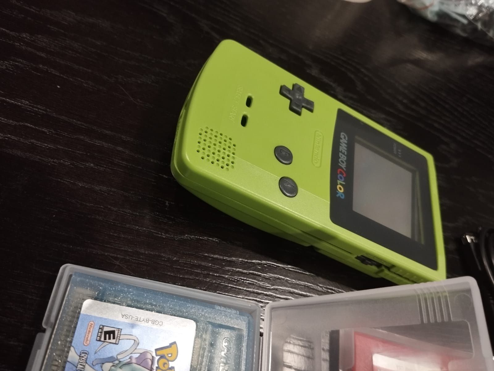 Conjunto Gameboy Color verde com 7 jogos Pokémon e cabo link