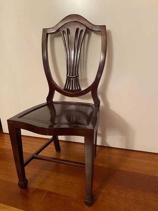 Cadeiras estilo inglês em pau santo