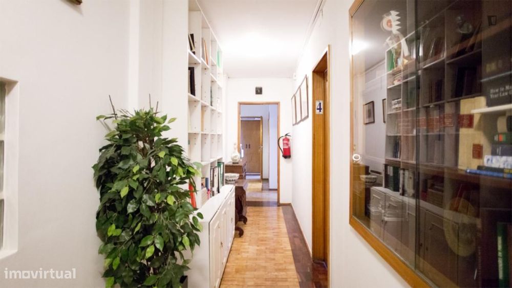 Quarto - localizado em Picoas Lisbon