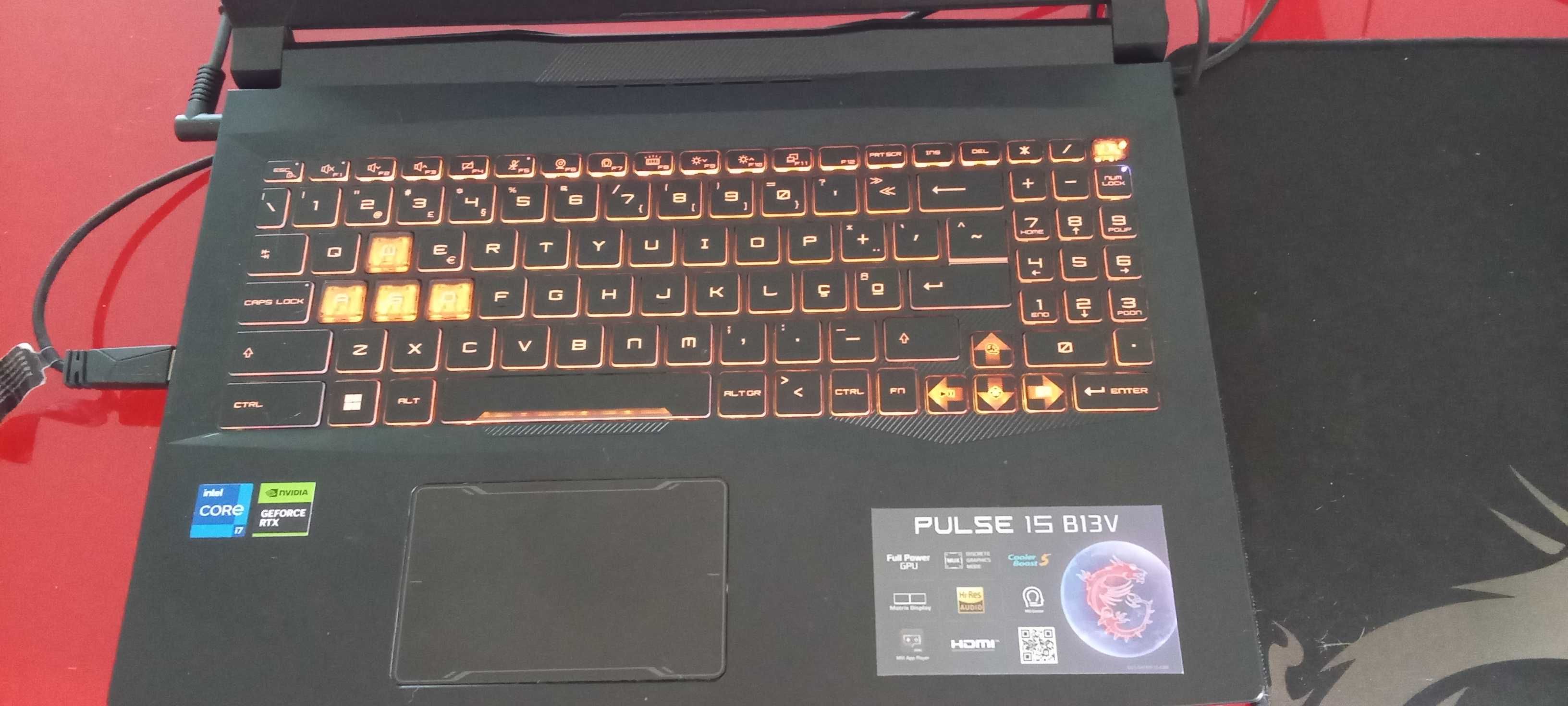 Portátil MSI Pulse 15 B13VFK Como novo