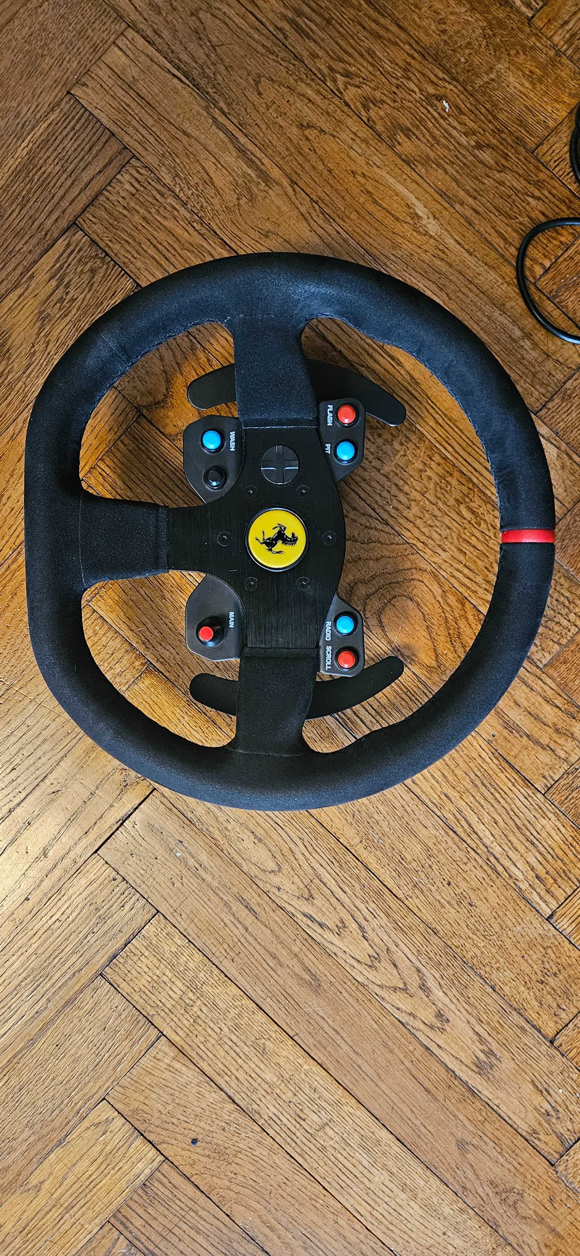 Thrustmaster t300 alcantara + Ferrari f1 add-on wheel