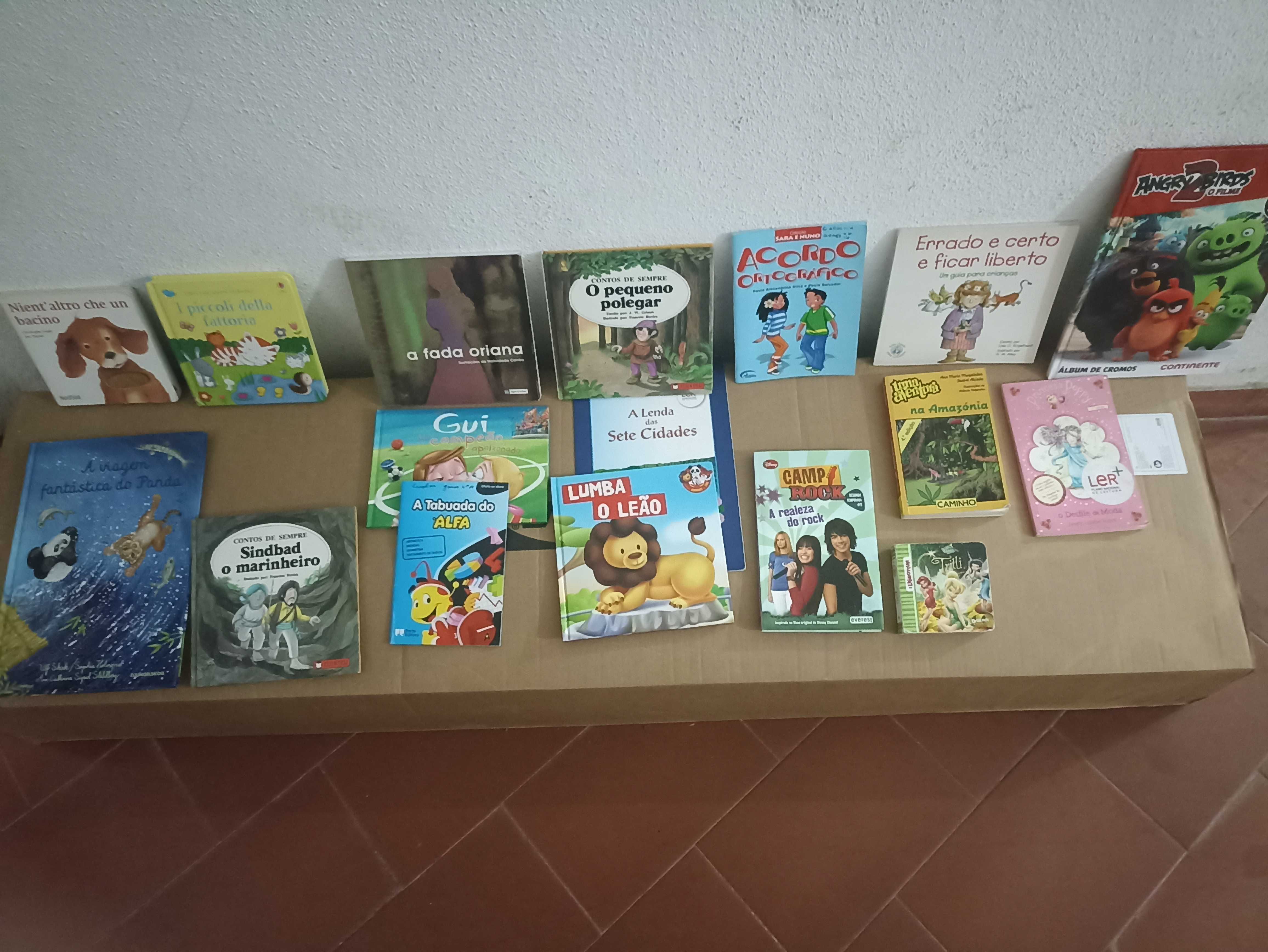 Livros infantis variados
