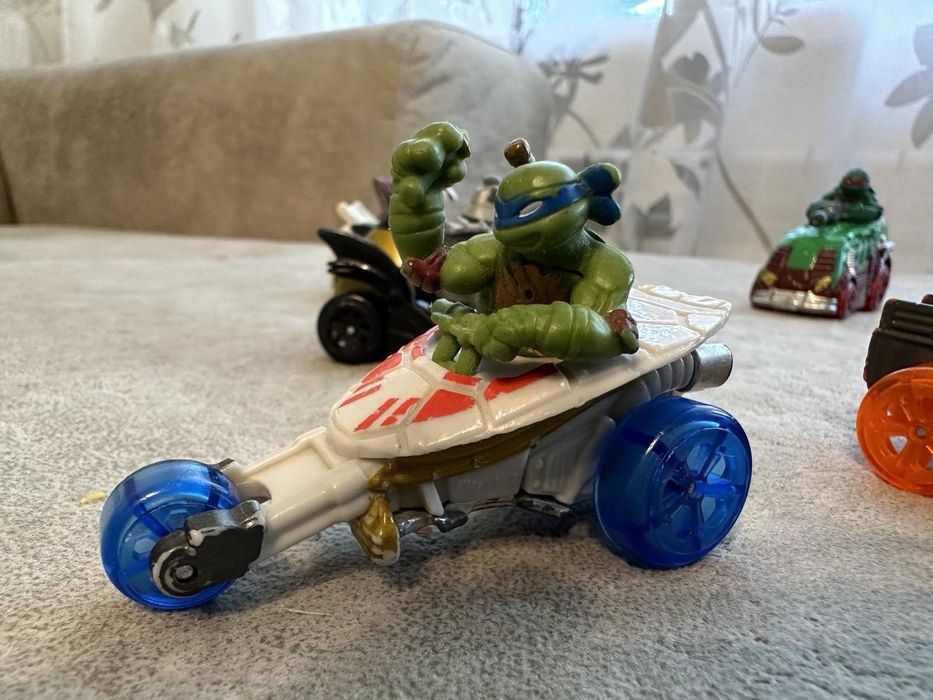 Черепашки-Ніндзя на машинах
