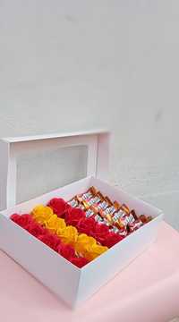 Коробка з мильними трояндами та цукерками