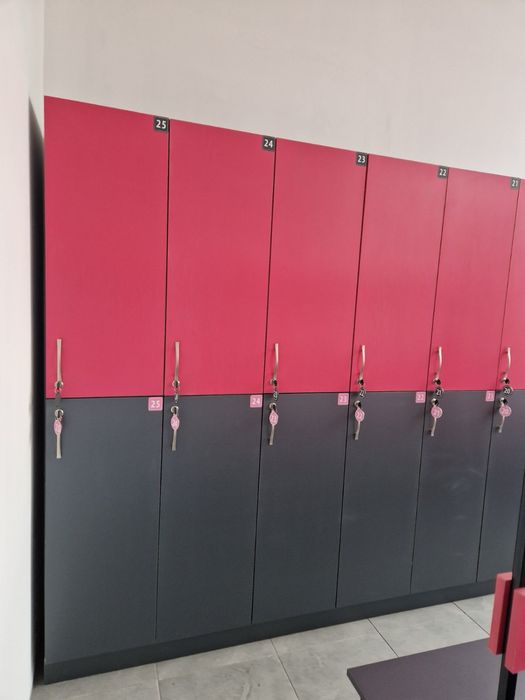 Шафа роздягальня в спорт зал чи інші заклади