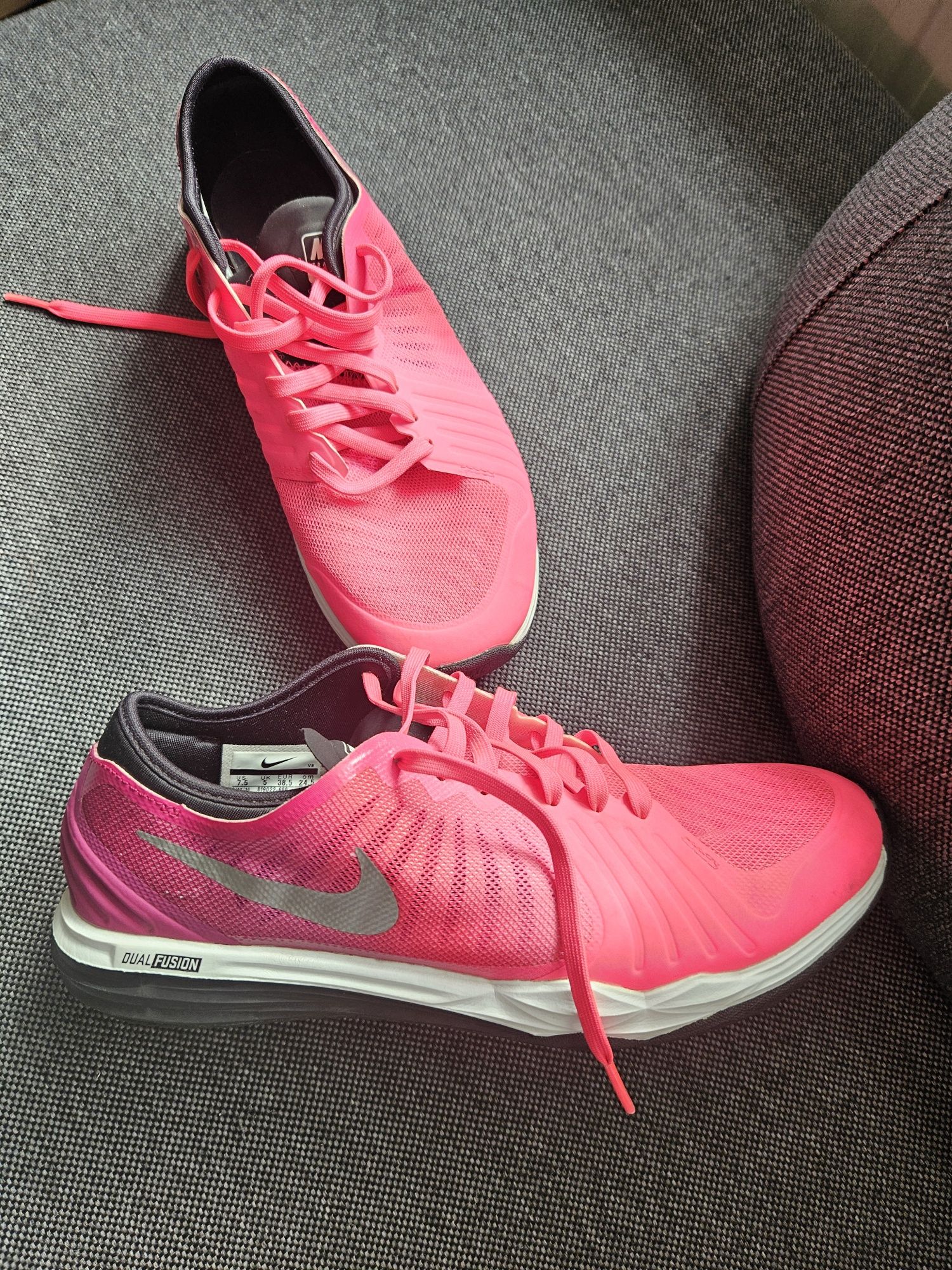 Nike Dual Fusion