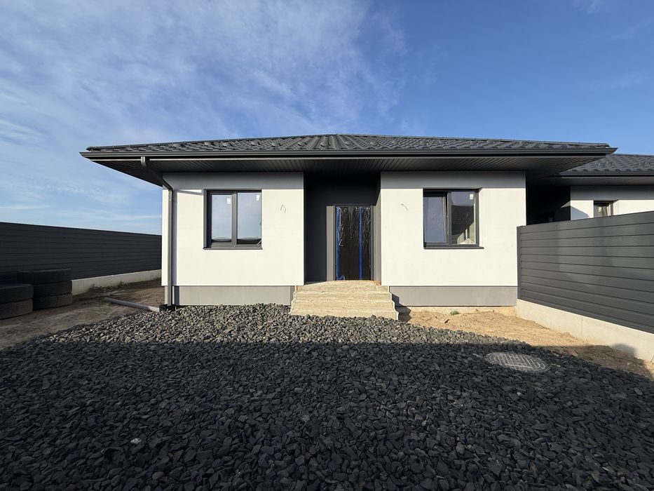 Продаж дуплексу на ділянці 2.5 сот. за привабливою ціною у Струмівці.