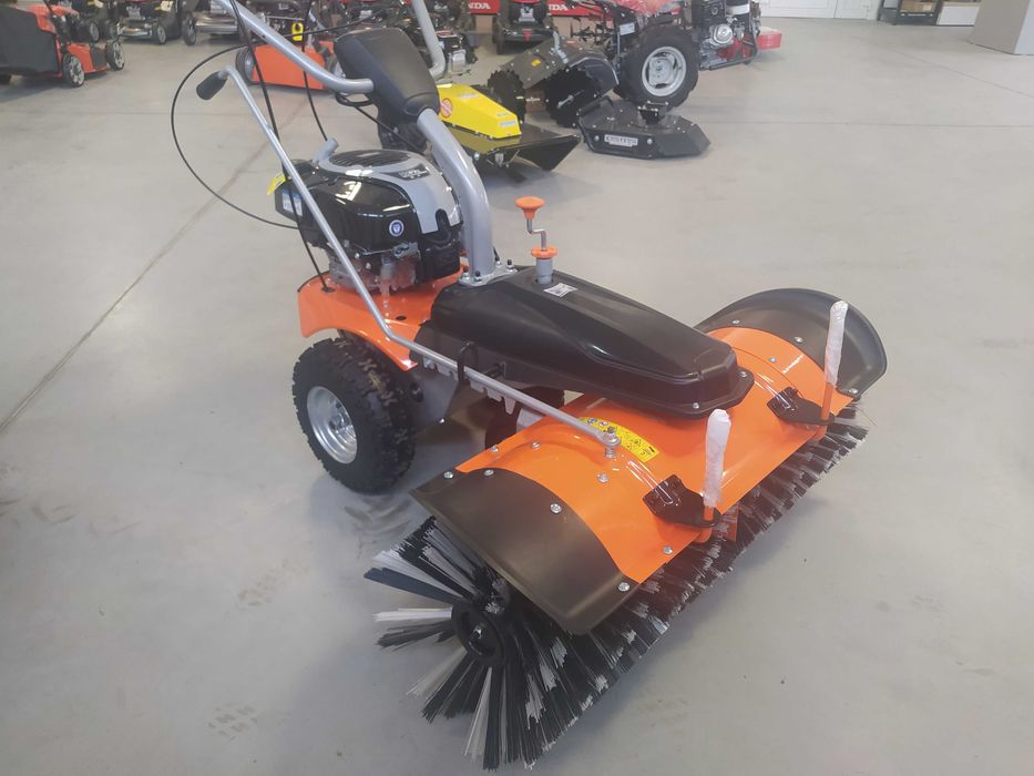 Zamiatarka odśnieżarka spalinowa PKR100 BriggsStratton Oleomac 100cm