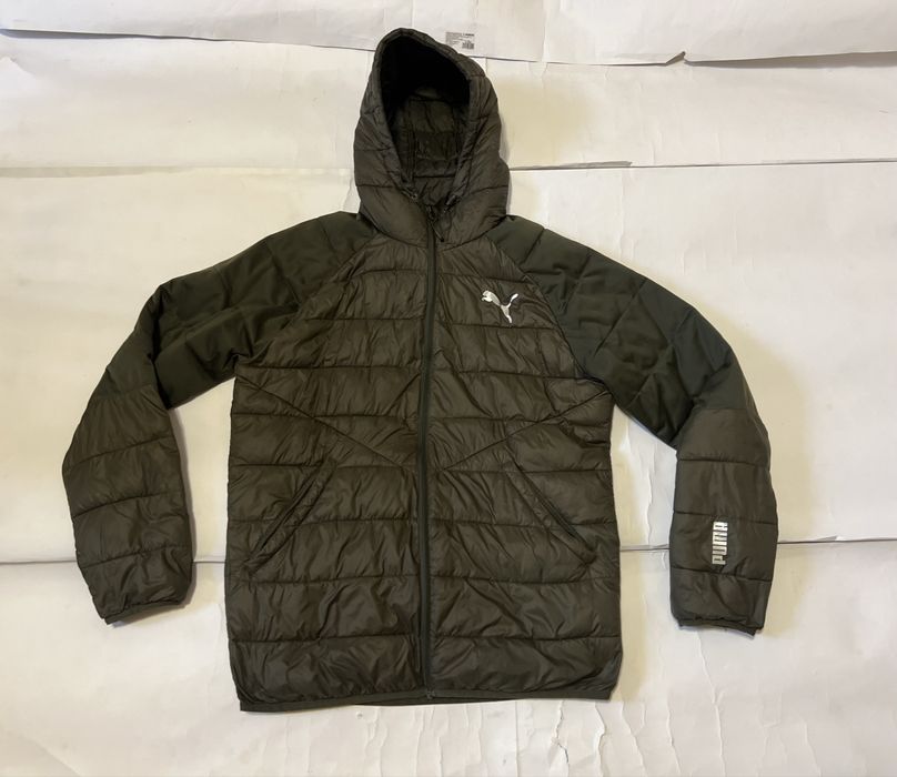 Продам курточку puma
