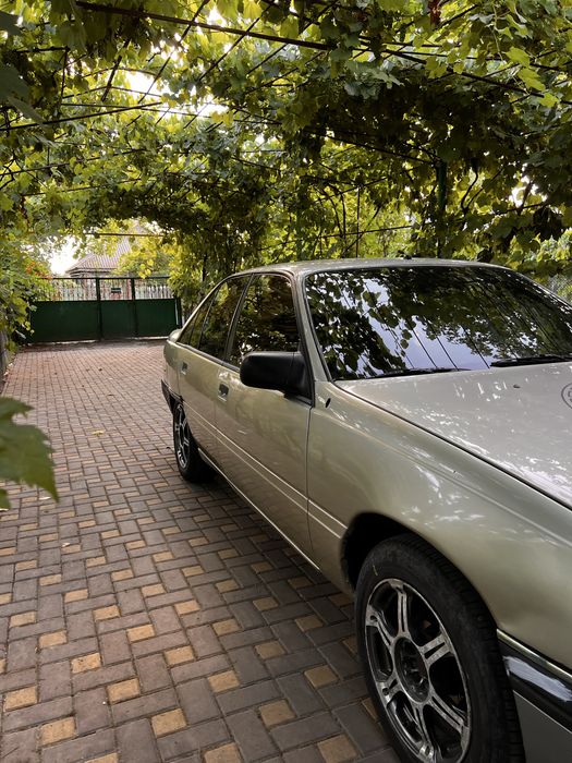 Продам Опель Омега 2.0 бензин