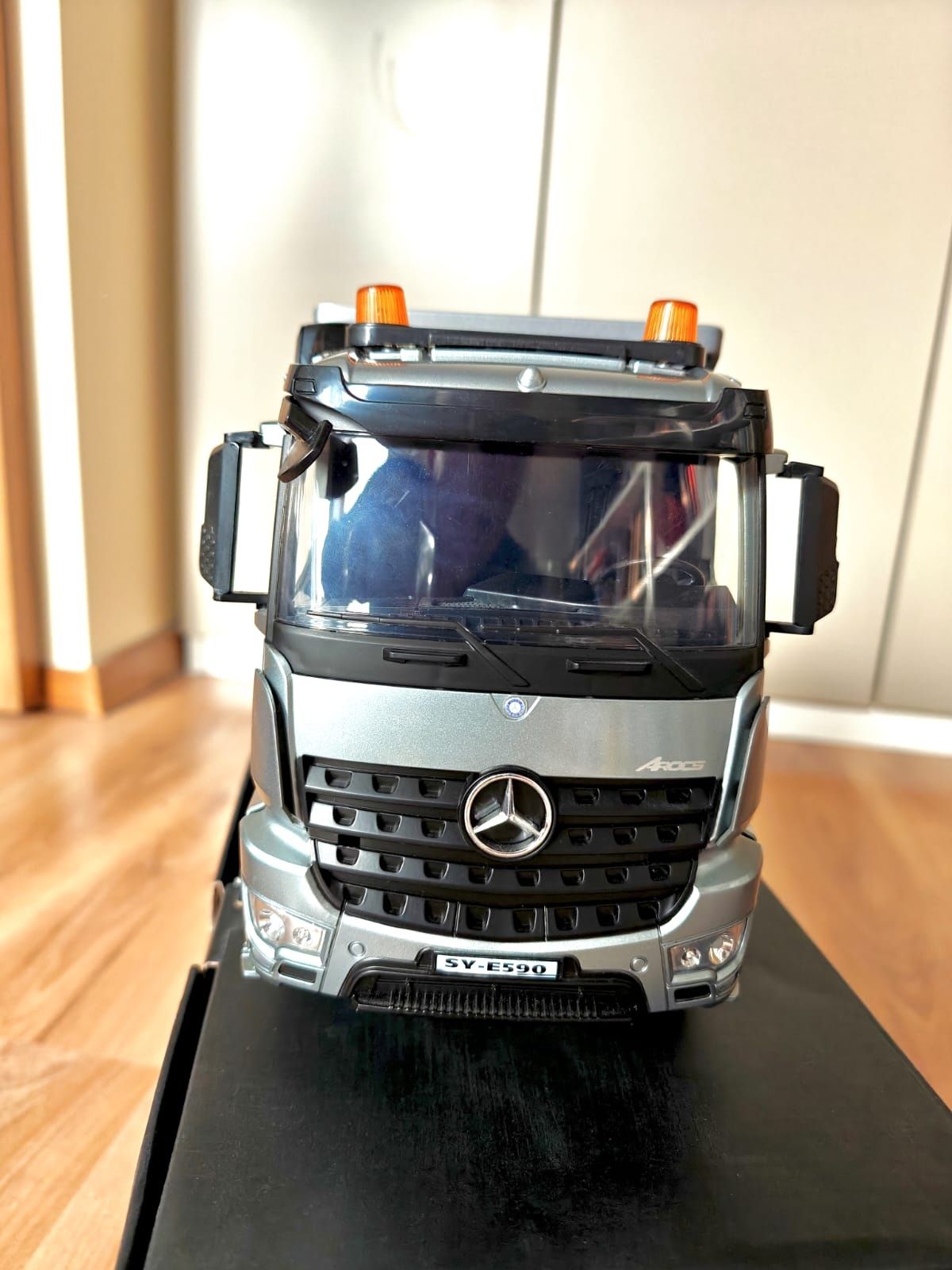 Wywrotka Arocs Rc