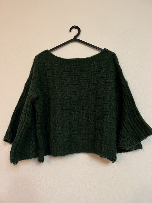 Blusa de malha verde com manga balão