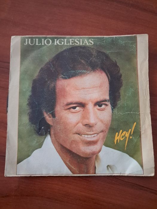 4 singles músical estrangeira
