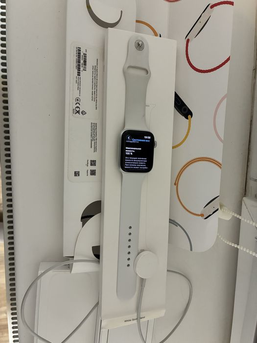 Apple watch se 2 gps 44mm акб 100%