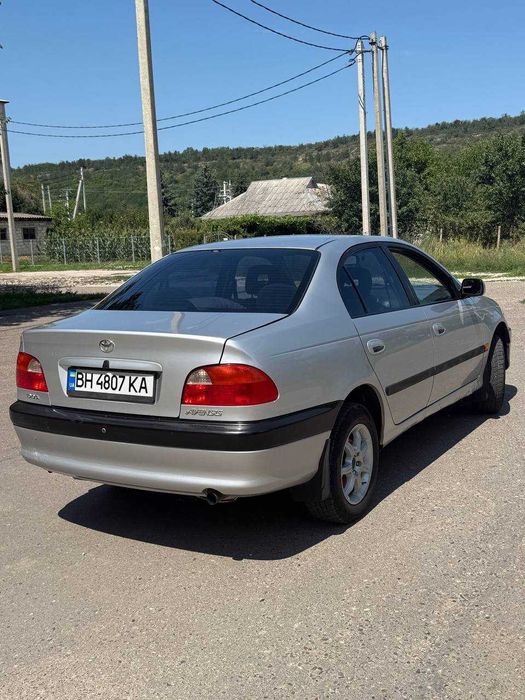Продам свою TOYOTA Avensis