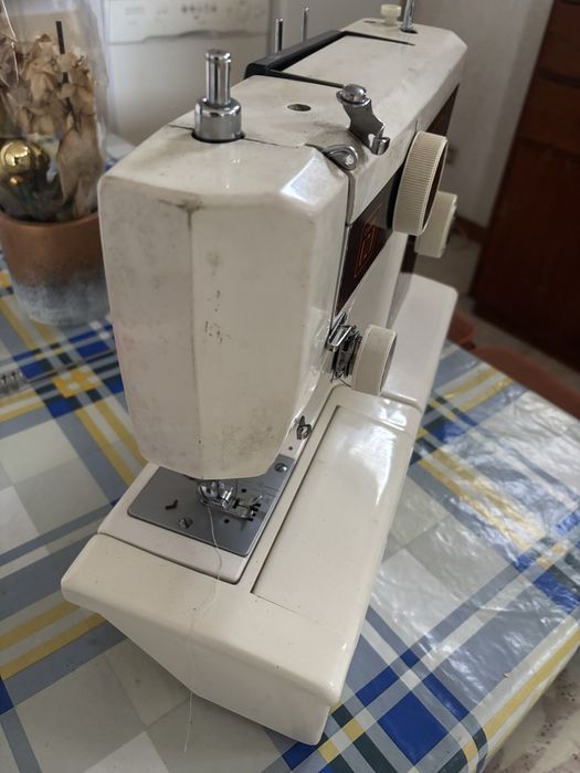 Maquina costura portatil