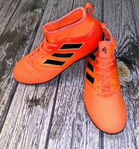 Футбольные cороконожки Adidas для мальчика. размер 38 (24 см)