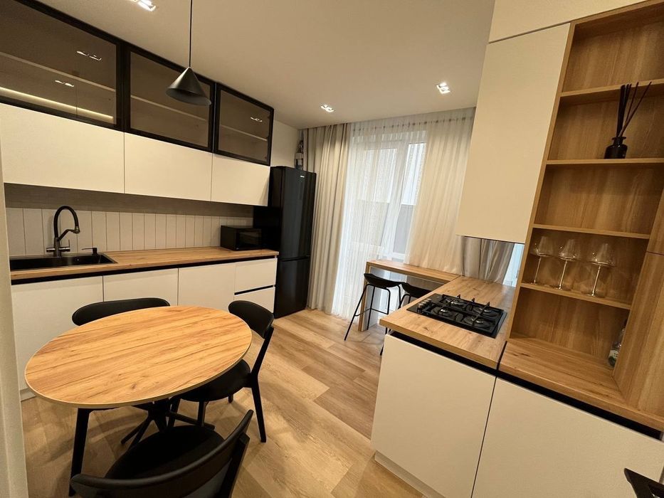 Здається 2кімн. Новобудова з терасою та паркінгом  паркова зона