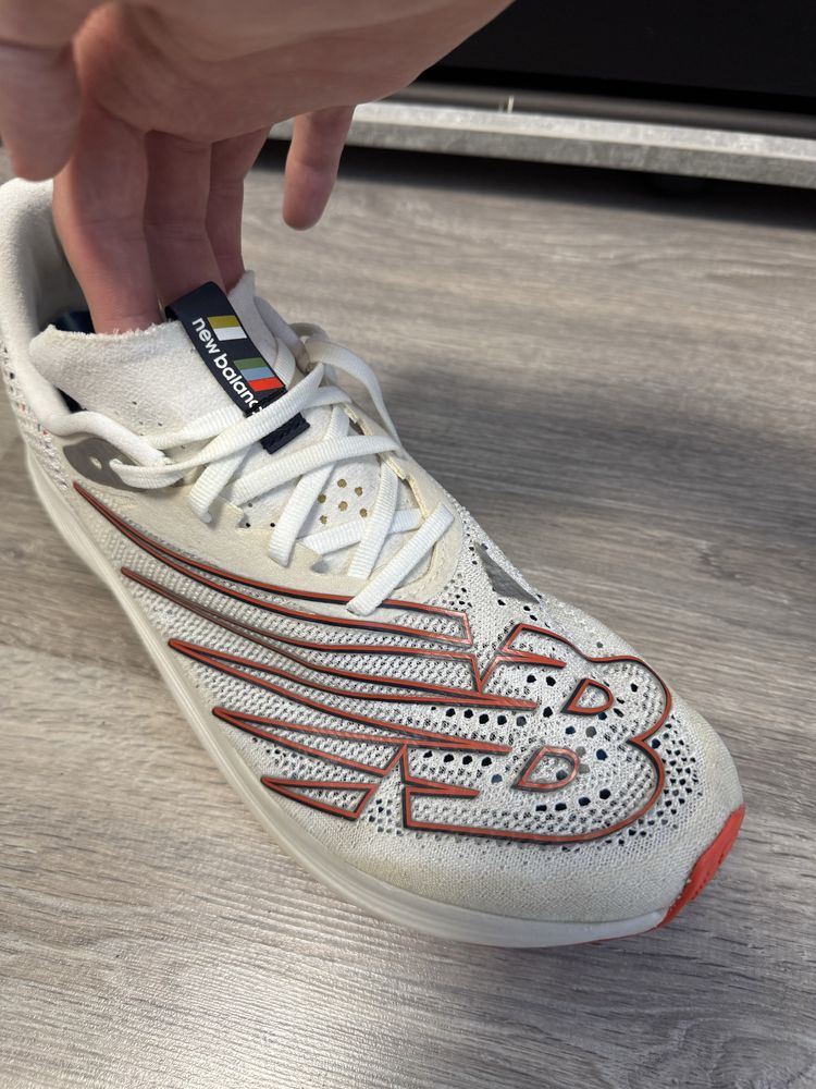 Кросівки New Balance FuelCell RC Elite v2