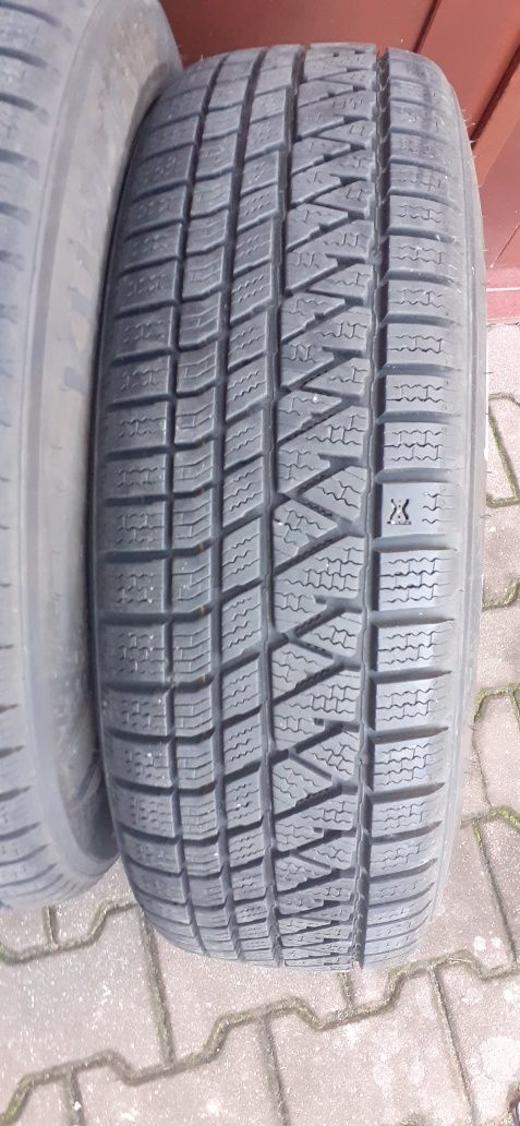 Opony zimowe 4x Kumho WinterCraft  WS71 215.70.16