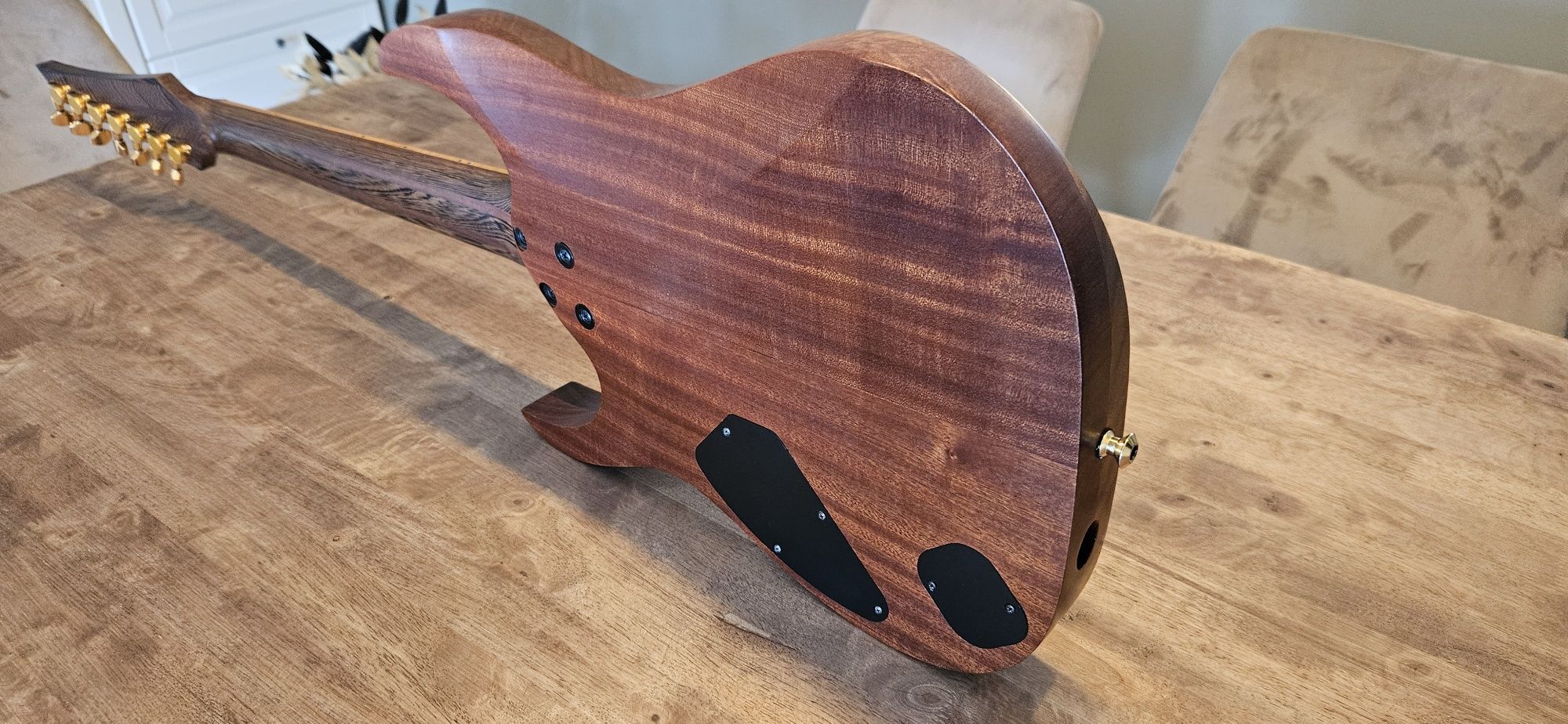 Guitarra 7 cordas Fanned Fret