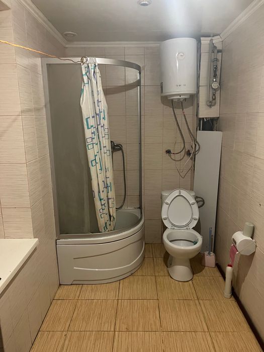 Продам срочно! Кімнату в гуртожитку з окремим душом і туалетом